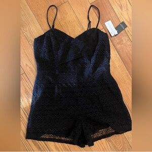 ✨NEW✨NWT✨GUESS Dezzie Lace Romper - Black - Large